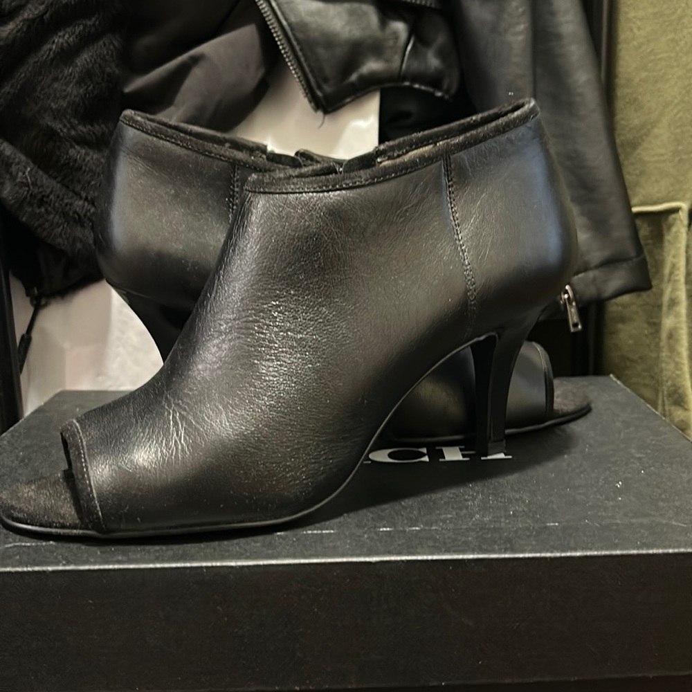 Like New peep for booties